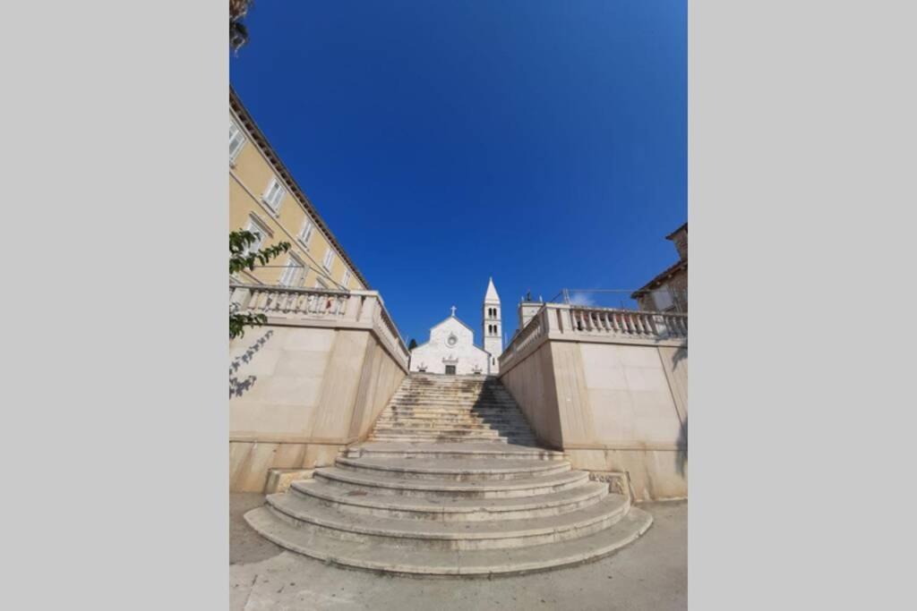 Giovanna - Spacious Lovely Apartment Supetar Exterior foto