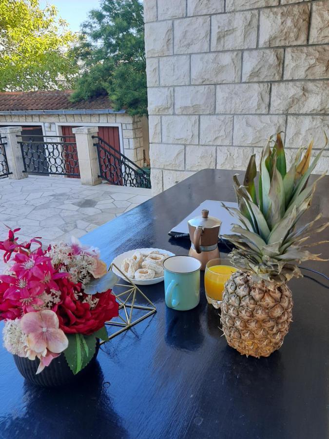 Giovanna - Spacious Lovely Apartment Supetar Exterior foto