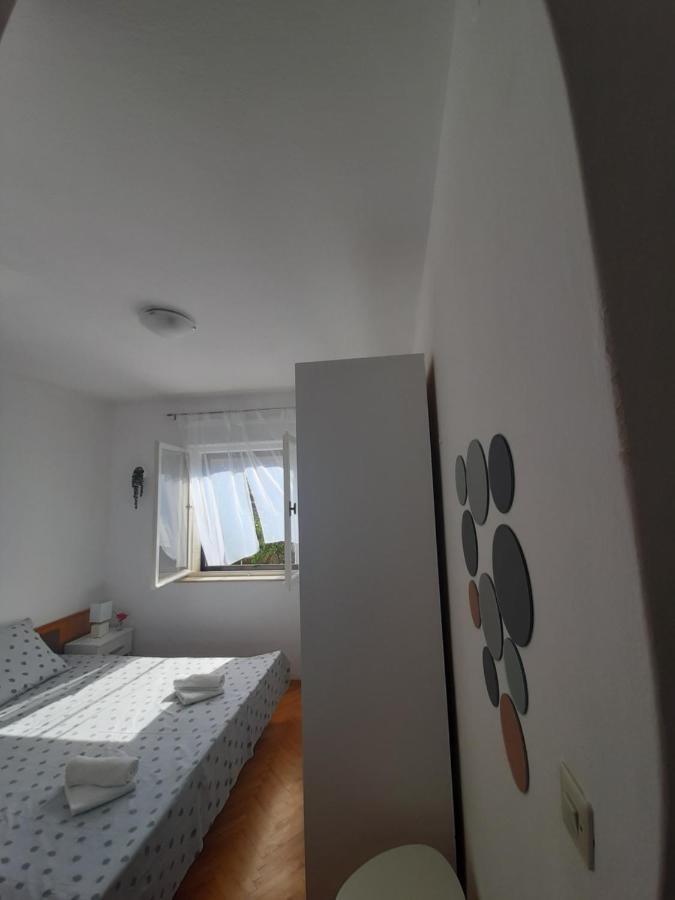Giovanna - Spacious Lovely Apartment Supetar Exterior foto