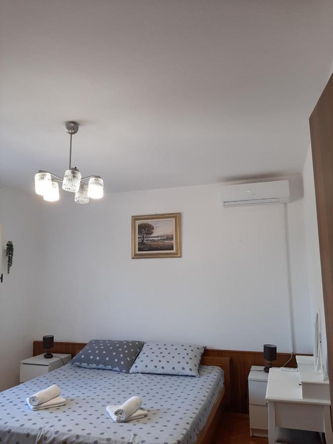 Giovanna - Spacious Lovely Apartment Supetar Exterior foto
